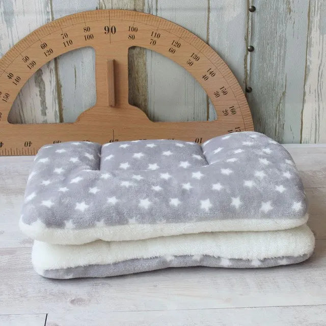Flannel Pet Mat Dog Bed Cat Bed Thicken Sleeping Mat Dog Blanket Mat For Puppy Kitten Pet Bed for Small Large Dogs Pet Supplies