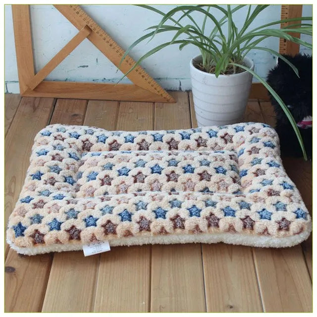Flannel Pet Mat Dog Bed Cat Bed Thicken Sleeping Mat Dog Blanket Mat For Puppy Kitten Pet Bed for Small Large Dogs Pet Supplies