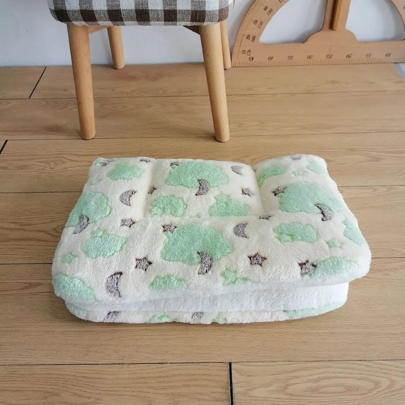 Flannel Pet Mat Dog Bed Cat Bed Thicken Sleeping Mat Dog Blanket Mat For Puppy Kitten Pet Bed for Small Large Dogs Pet Supplies