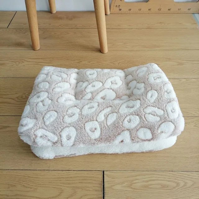Flannel Pet Mat Dog Bed Cat Bed Thicken Sleeping Mat Dog Blanket Mat For Puppy Kitten Pet Bed for Small Large Dogs Pet Supplies