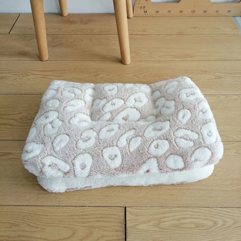 Flannel Pet Mat Dog Bed Cat Bed Thicken Sleeping Mat Dog Blanket Mat For Puppy Kitten Pet Bed for Small Large Dogs Pet Supplies